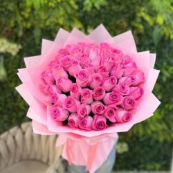 Valentine's day flowers UAE to Nairobi, Send valentine roses from UAE, UAE flower delivery to Kenya, Roses valentine gift Nairobi, Valentine bouquet delivery Nairobi